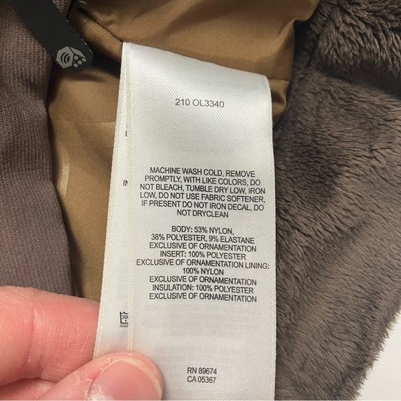 MOUNTAIN HARDWEAR polyester filled shell style puffer jacket - Picture 8 of 10